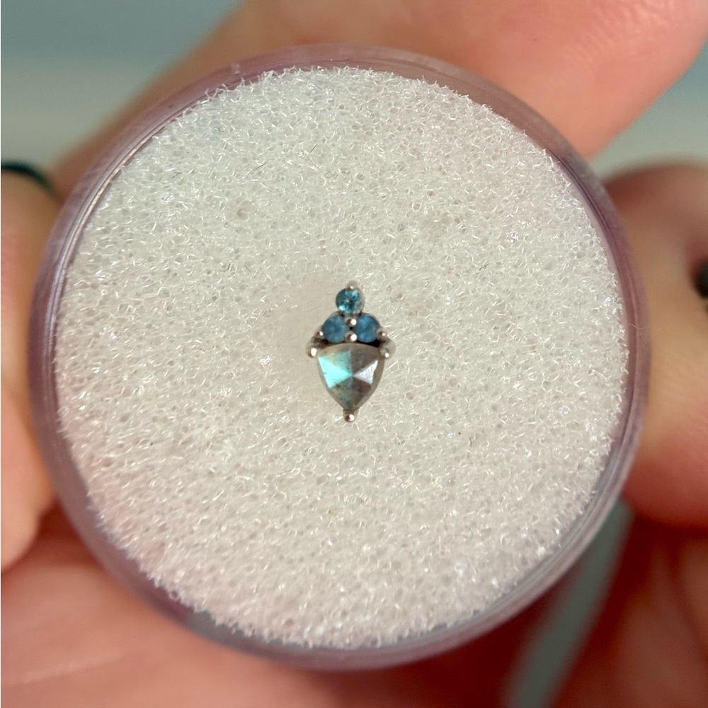 SOLD BVLA “Tau” Threaded End in White Gold and Labradorite